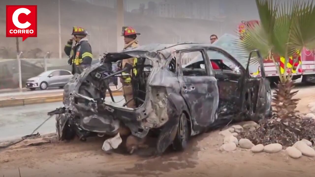 Accidente deja auto incendiado y jóvenes heridos en la Costa Verde.