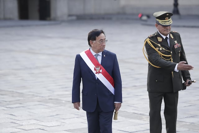 José María Balcázar salió de Palacio de Gobierno rumbo a la Catedral de Lima para participar en la misa y tedeum por Fiestas Patrias.