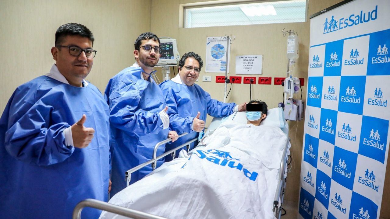 En el Hospital Virgen de la Puerta se realizó por primera vez cirugía de alta complejidad con técnica mínimamente invasiva.