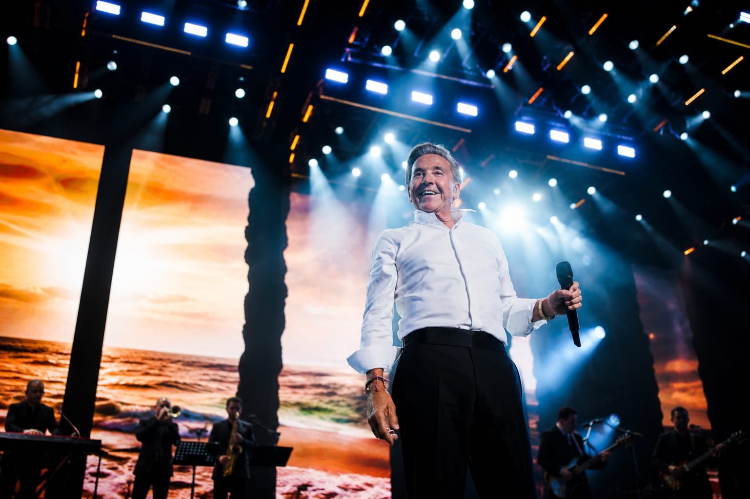 "“Es un show que recordaré siempre durante toda mi carrera. Se los puedo asegurar. No quiero que falten a esta noche tan especial para ustedes y para mí, público peruano”, dijo Montaner.