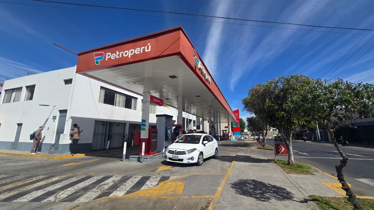 Precio del combustible presenta una ligera baja en Arequipa (Foto: Yunsu Pariapaza/@photo.gec)