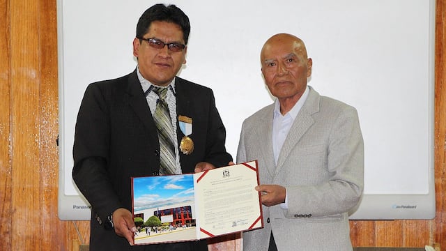 Exdiputado dona mil 358 libros a la Biblioteca  Municipal de  Puno