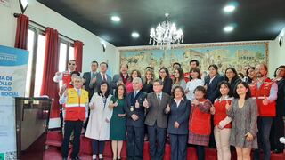 Atenderán demanda social de salud y educación en Arequipa