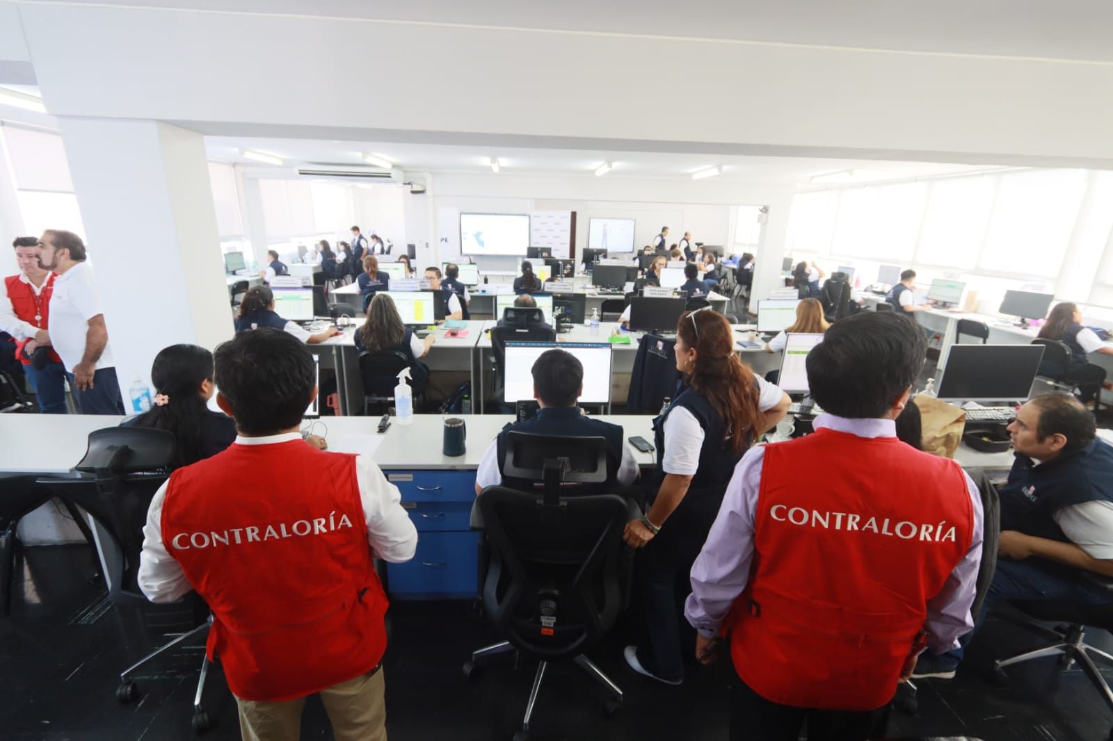 Contraloría despliega más de 30 auditores en Lima por incidencias electorales. Foto: Contraloría.