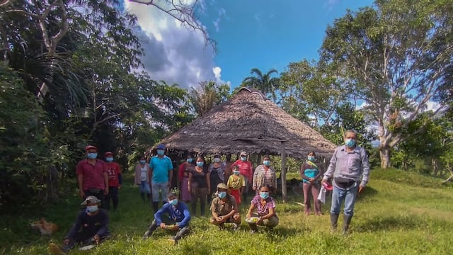 Midis capacita a familias nativas sobre reforestación de árboles en la frontera de Loreto con Colombia