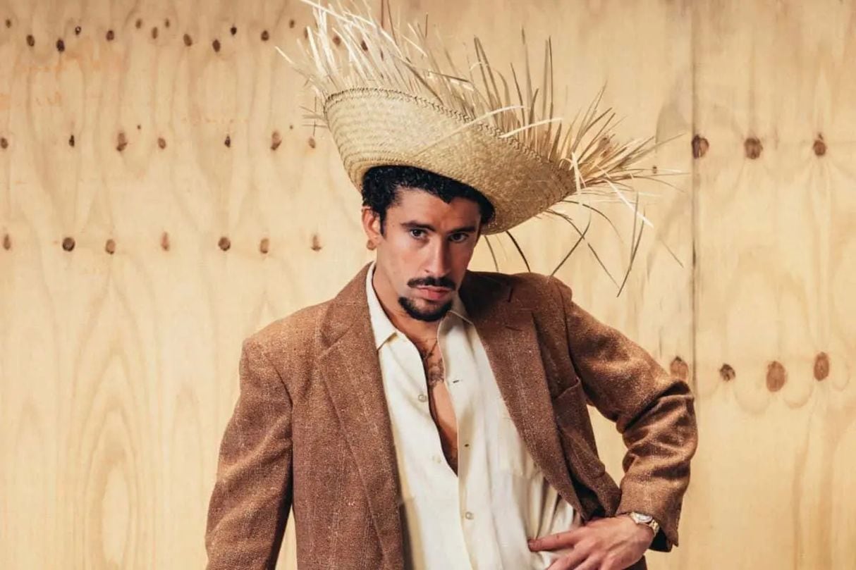 Tainaly Y. Serrano Rivera reclama $16 millones y exige la retirada de los audios que aparecen en los discos del cantante. (Foto: Instagram)