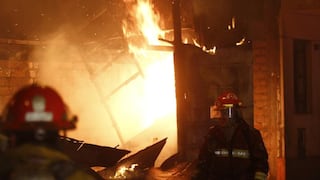 Incendio arrasó con vivienda en El Agustino (Fotos)