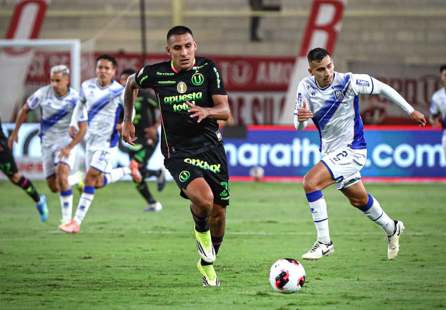 "Churres" enfrenta mañana al equipo crema en el Estadio Mansiche de Trujillo.