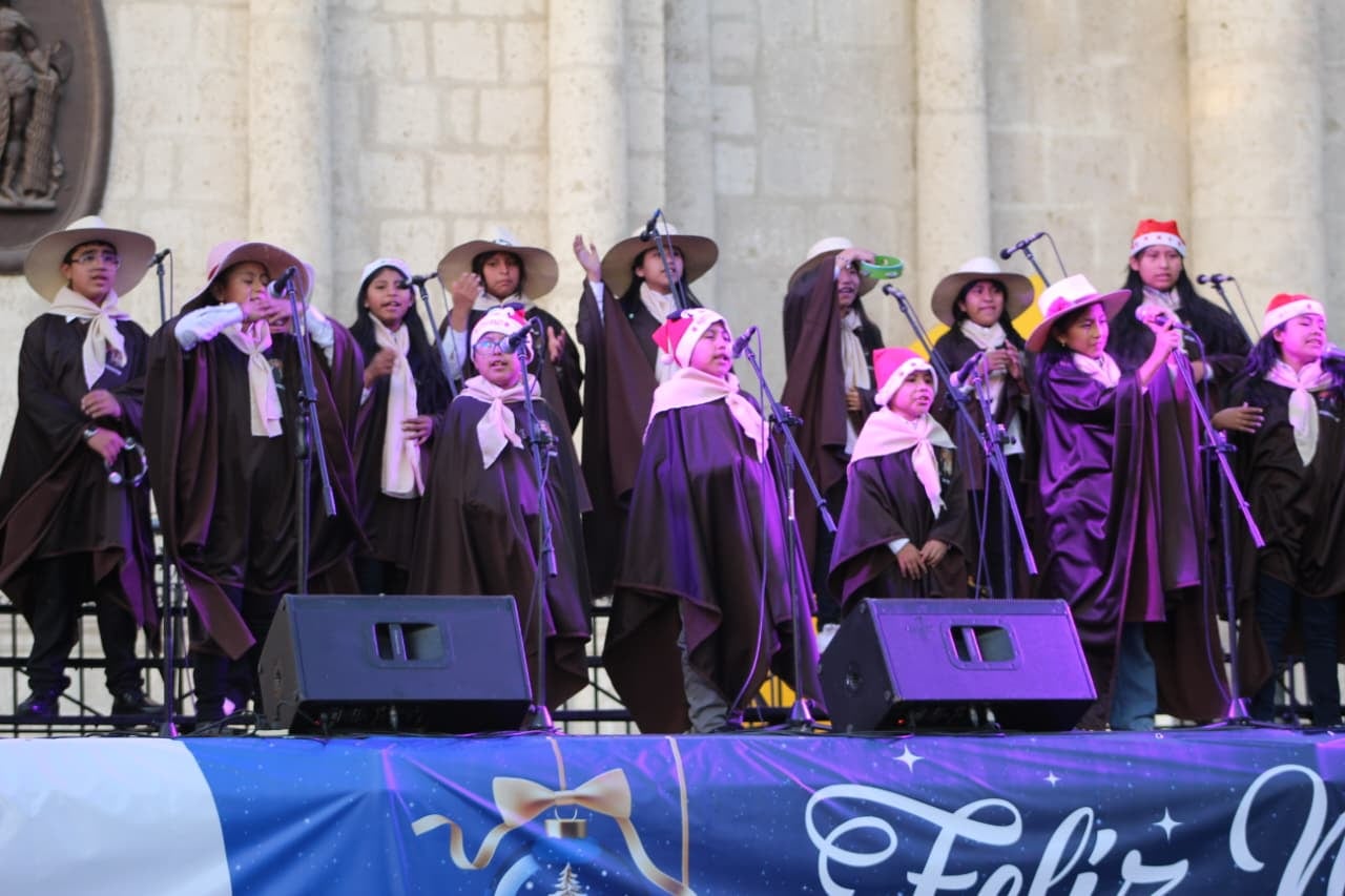 Niños cantores de Characato. Foto: Álvaro Figueroa/GEC.