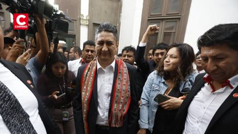 Vladimir Cerrón reaparece públicamente junto a militantes de PL y dice que siempre estuvo en Perú