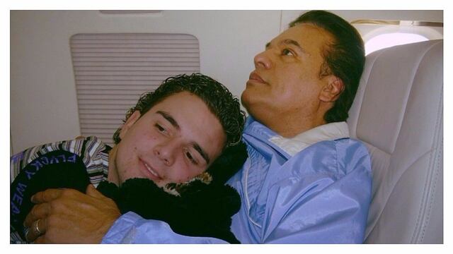 Juan Gabriel: supuesta pareja publica imágenes íntimas a un año de su muerte (FOTOS)