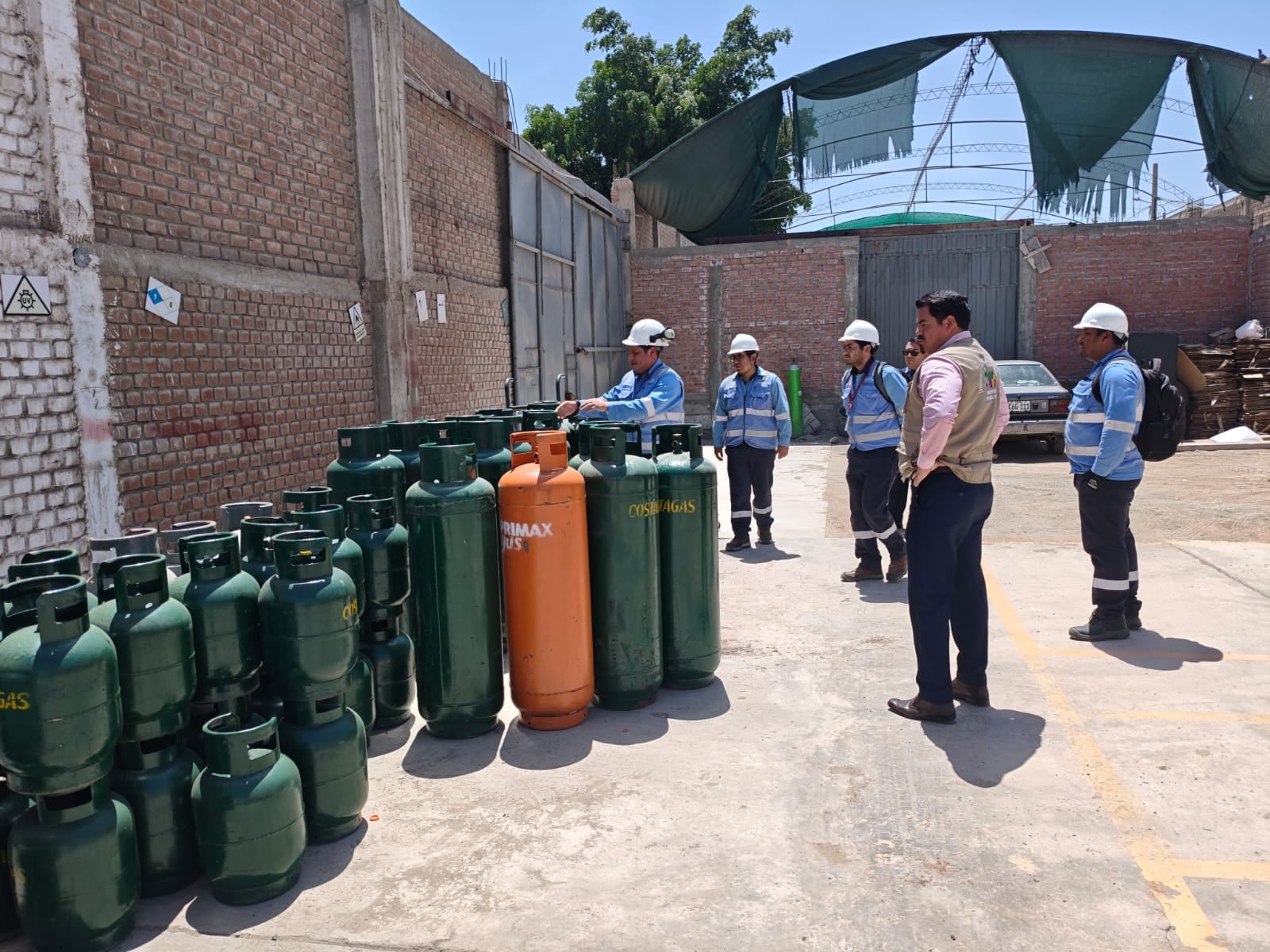 Ica: hallan cerca de 200 balones de gas en presunto depósito informal en San Joaquín