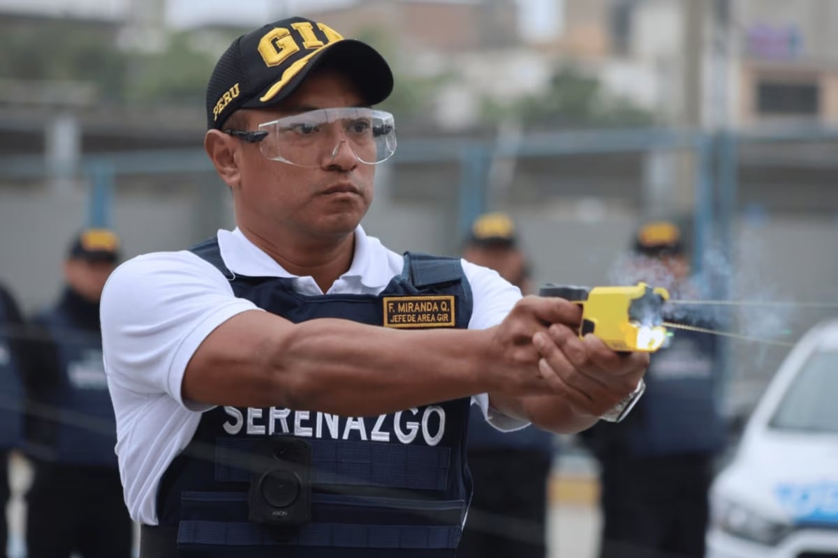 La norma establece seis tipos de implementos para el serenazgo municipal, incluyendo pistolas de electrochoque. El objetivo es fortalecer la seguridad ciudadana y uniformizar el equipamiento a nivel nacional. (Foto: Mininter)