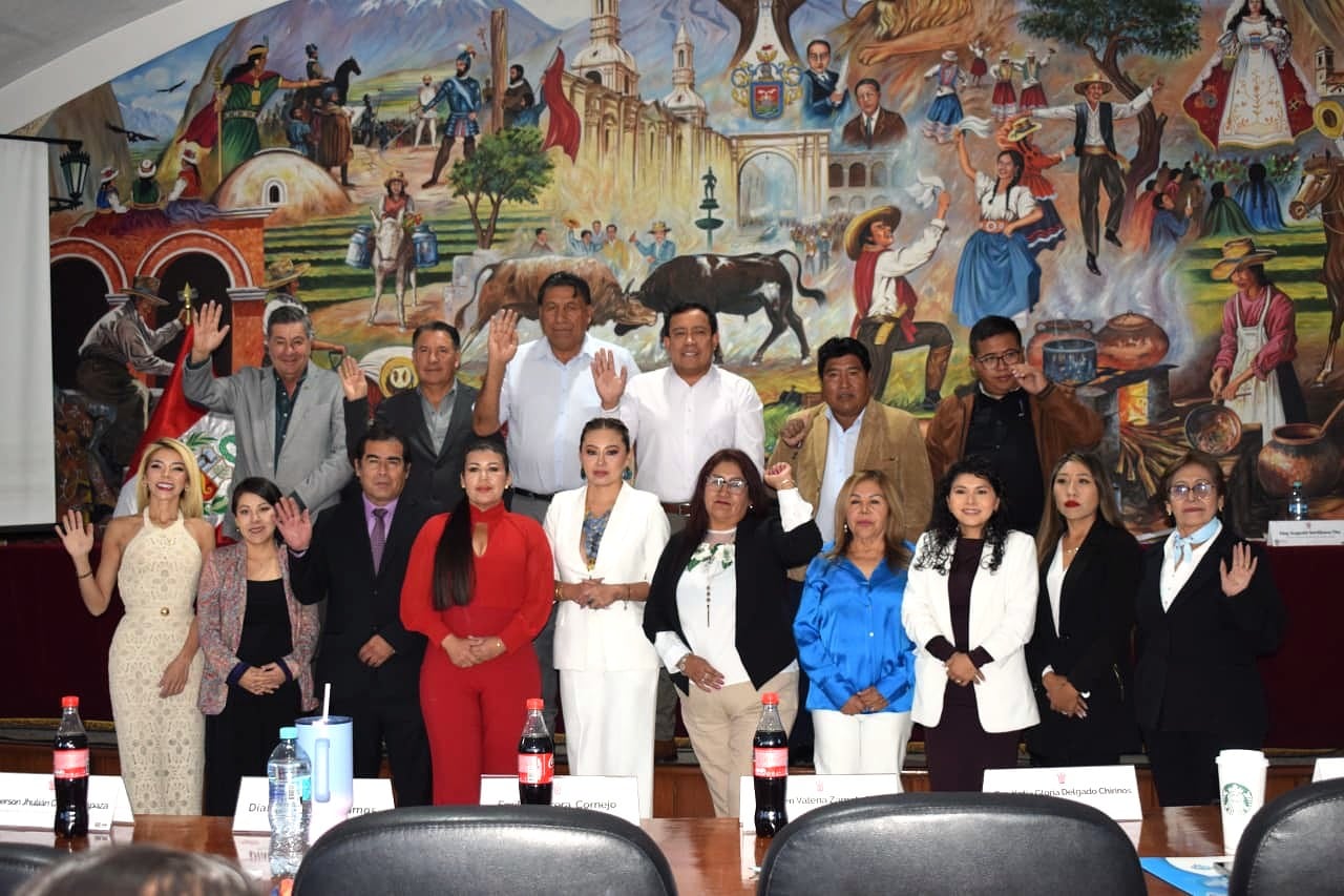 Nuevos regidores asumen funciones en reemplazo de candidatos en Arequipa. (Foto: Flor Barrios/@photo.gec)