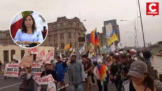 Manifestantes se desplazan por el centro de Lima hacía la sede del Congreso de la República