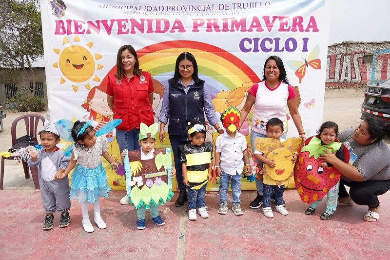 Fueron más de 60 menores los que participaron en el desfile que organizó la comuna de Trujillo y la de El Porvenir.