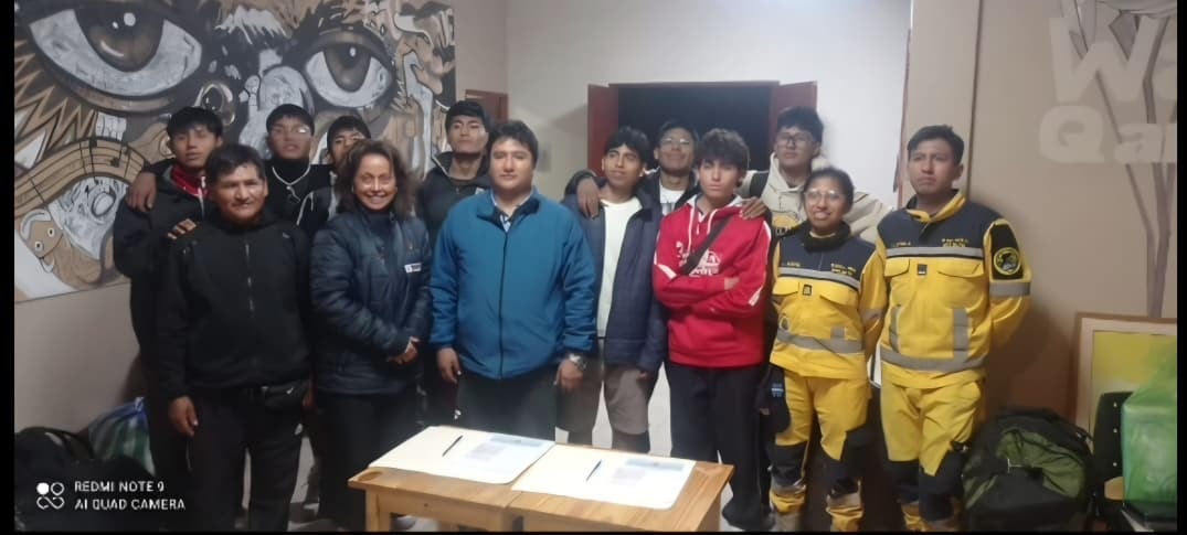 Escolares del Independencia Americana retornan tras permanecer cuatro días varados en Bolivia