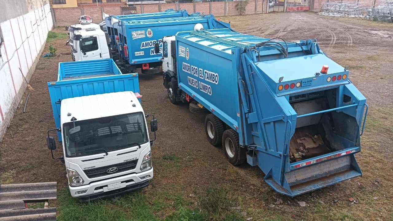 Huancayo: Conductores paran por compactadoras que circulan sin placa ni SOAT