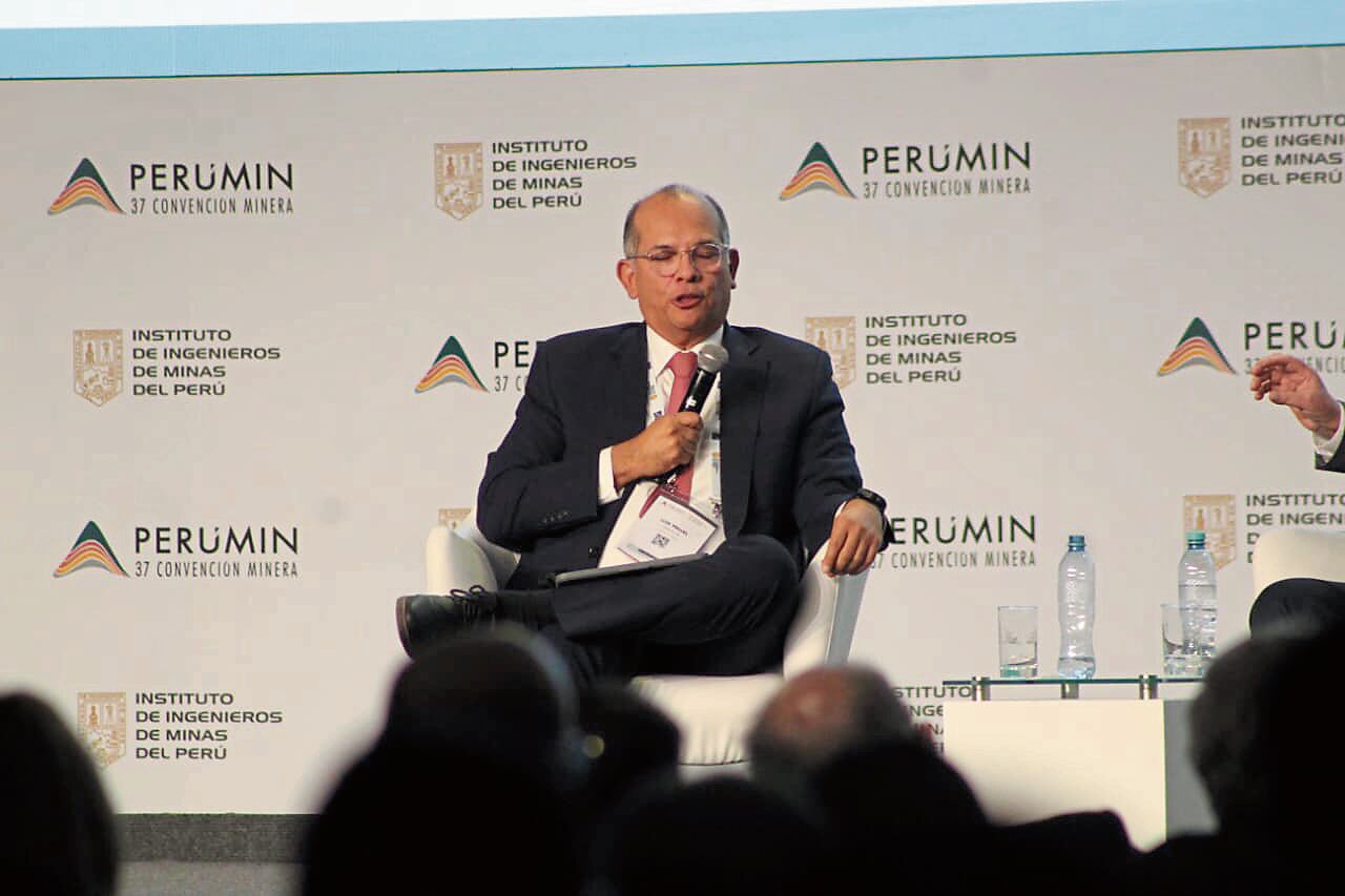 Exministro de Economía y Finanzas, Miguel Castilla, da su punto sobre asignación presupuestal. Foto: GEC.