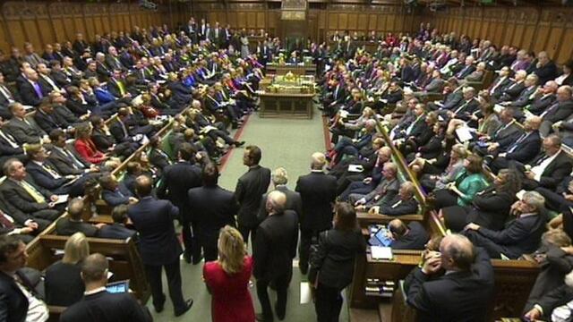 Parlamento británico autoriza bombardeos contra el Estado Islámico (VIDEO)