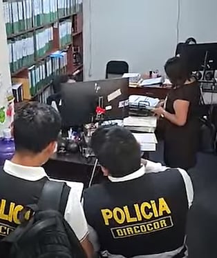 Policía interviene Municipalidad de Majes por presunta sobrevaloración de gastos de viaje de funcionarios