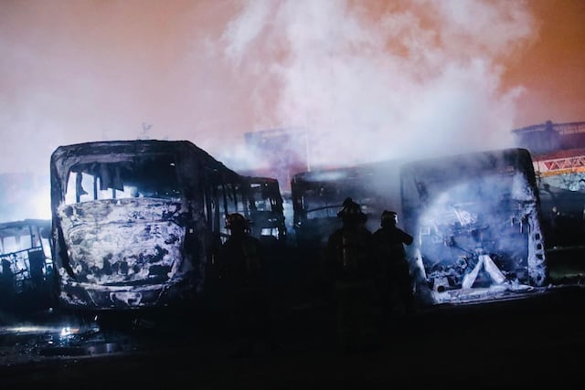 Incendio en Ate destruye 18 buses de transporte (Foto: GEC)