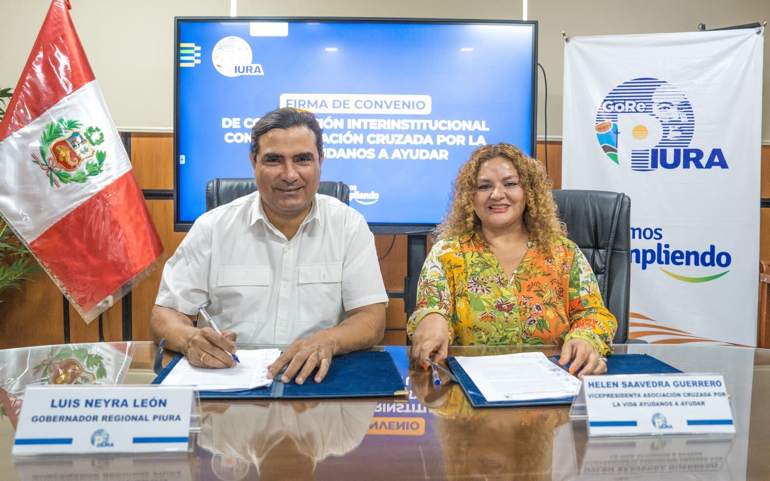 Firman convenio para funcionamiento de planta de oxígeno de Huancabamba