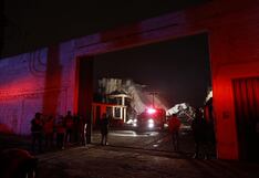 Puente Piedra: Bomberos controlaron incendio de gran magnitud en fábrica