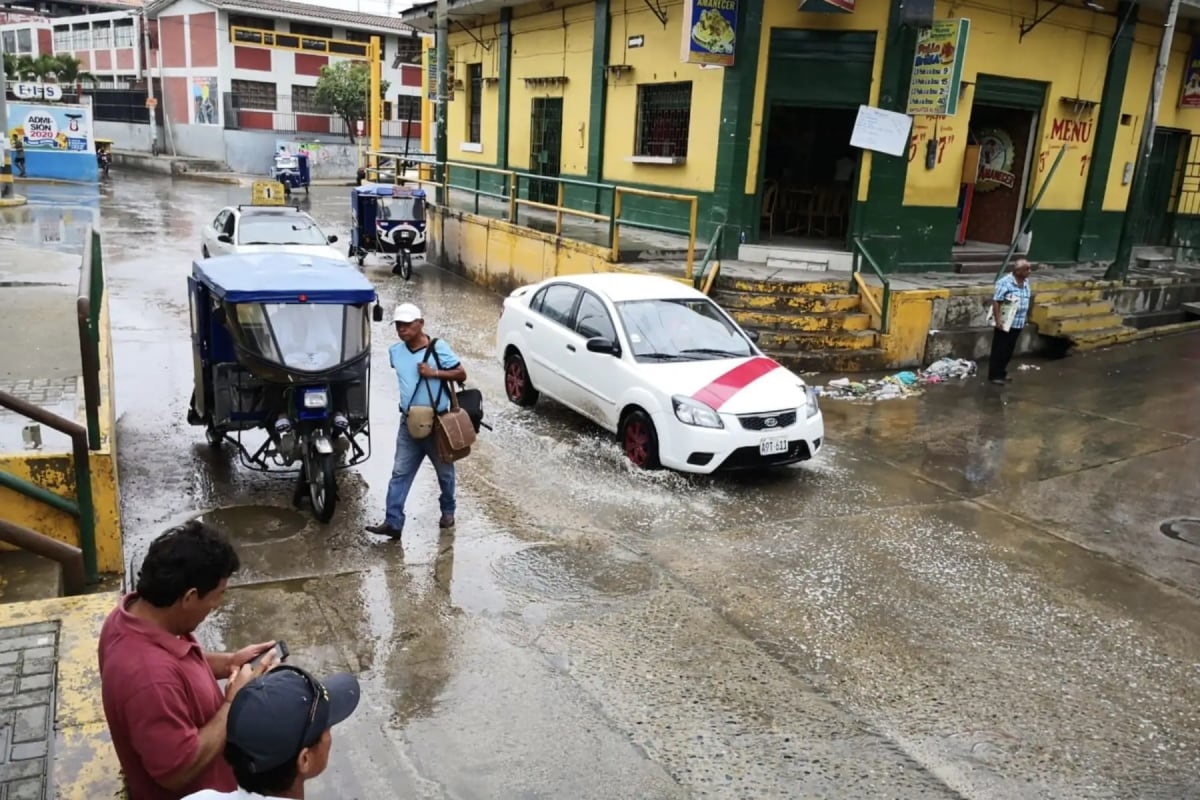 Las precipitaciones en la costa norte del Perú alcanzaron acumulados de entre 70 y 80 veces los valores habituales de octubre. El Senamhi mantiene la alerta por lluvias intensas en Tumbes y Piura, mientras Lima registra temperaturas inusualmente altas. (Foto: Andina)