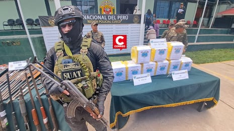 Sujetos trasladaban 131 kilos de cocaína en la tolva de una camioneta en Cusco