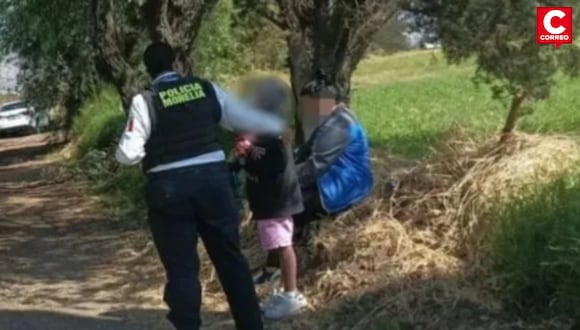 Mujer fingió jugar con su hija de 8 años para vendarle los ojos y abandonarla en un descampado en México.