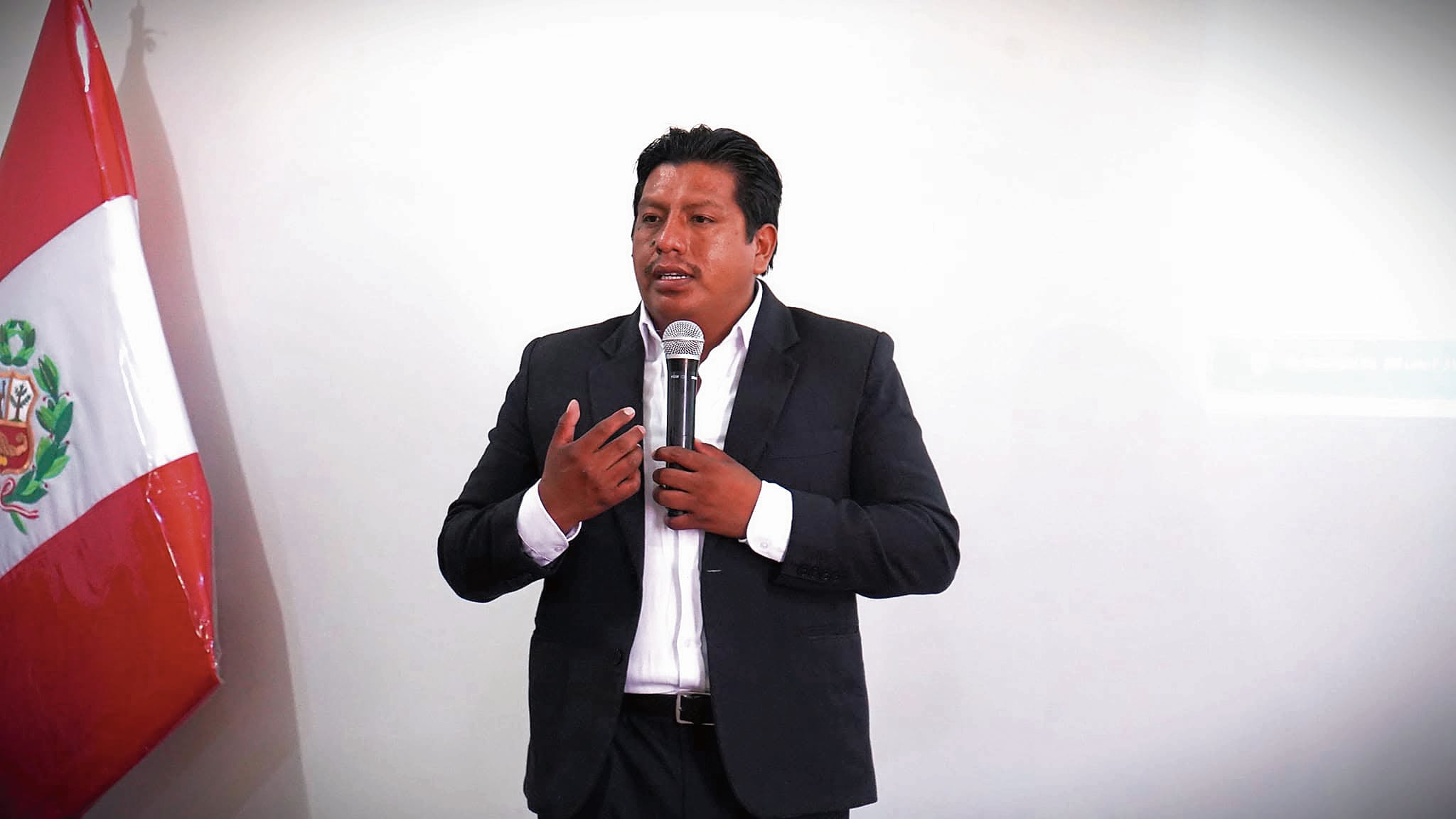 Segunda vuelta en Arequipa: Jenry Huisa propone conectar las ocho provincias