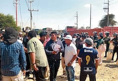 Pobladores bloquean la carretera por los constantes accidentes en Piura