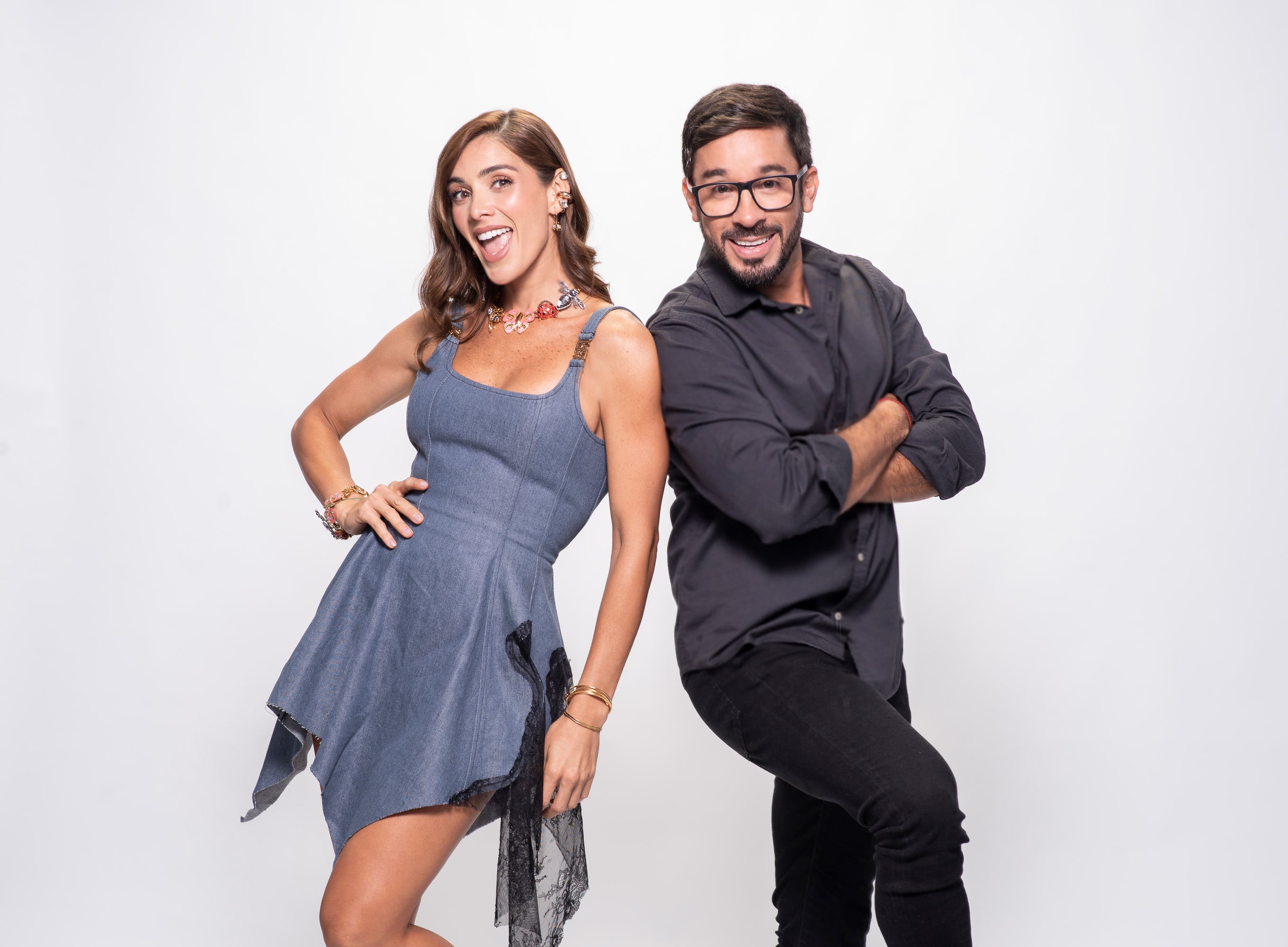 Este lunes 19 de mayo, Korina Rivadeneira y Renato "Tato" Luna en la conducción del magacín nocturno "Desvelados".