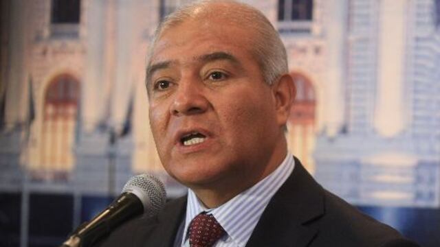 Cancelan interpelación a ministro Pedraza y moción de censura a Cateriano