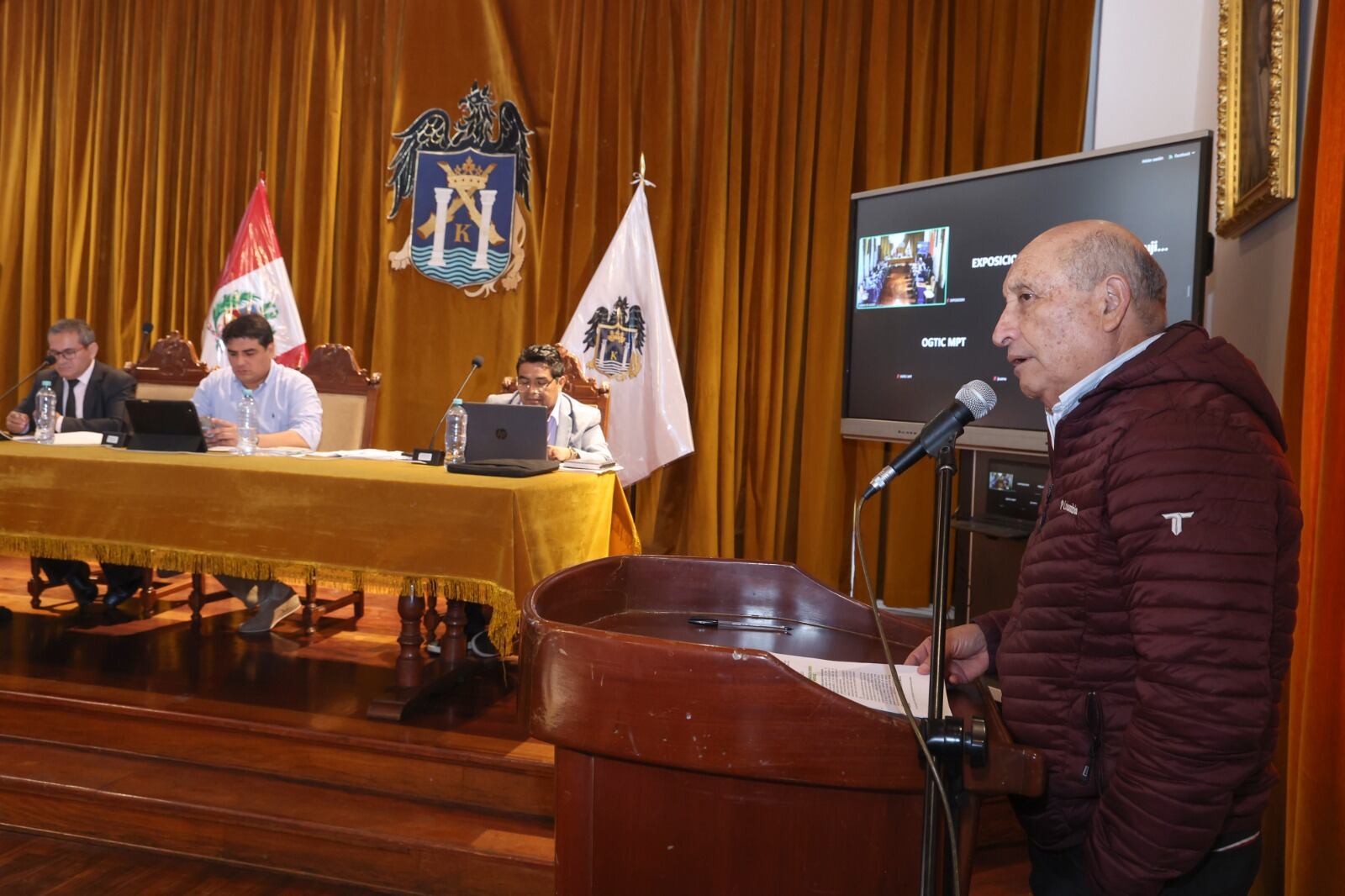 La primera instrucción será sobre el uso de medios de defensa.