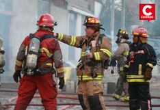 Incendio arrasa con viviendas en el Callao: Bomberos despliegan 10 unidades
