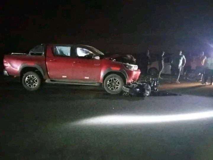 Choque entre una camioneta y moto en la vía Sullana - Paita dejan como saldo dos muertos