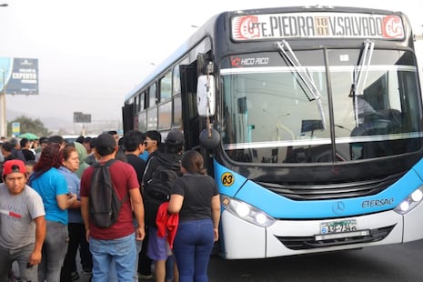 Transportistas ratifican paro de 24 horas y descartan dialogar con el Ejecutivo