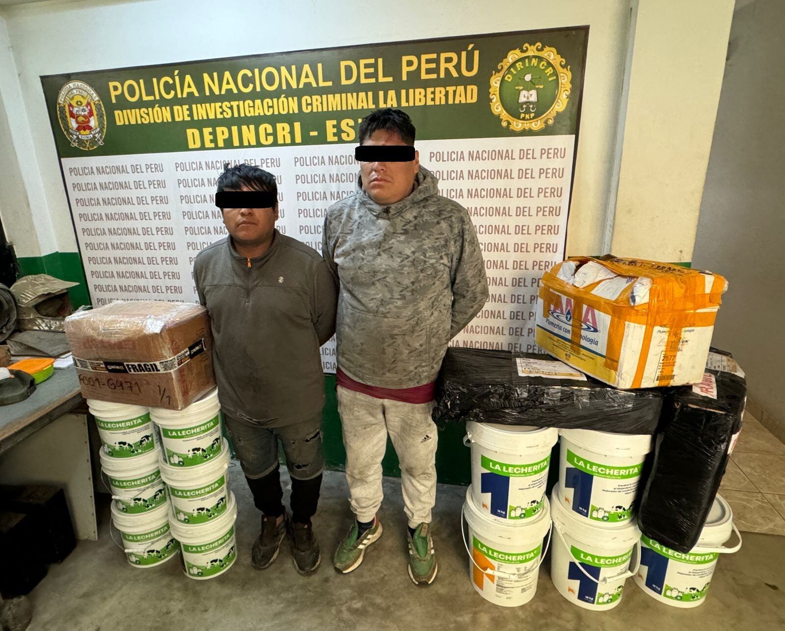 Facinerosos habían robado de un camión 11 baldes de productos lácteos y cajas con otros alimentos.