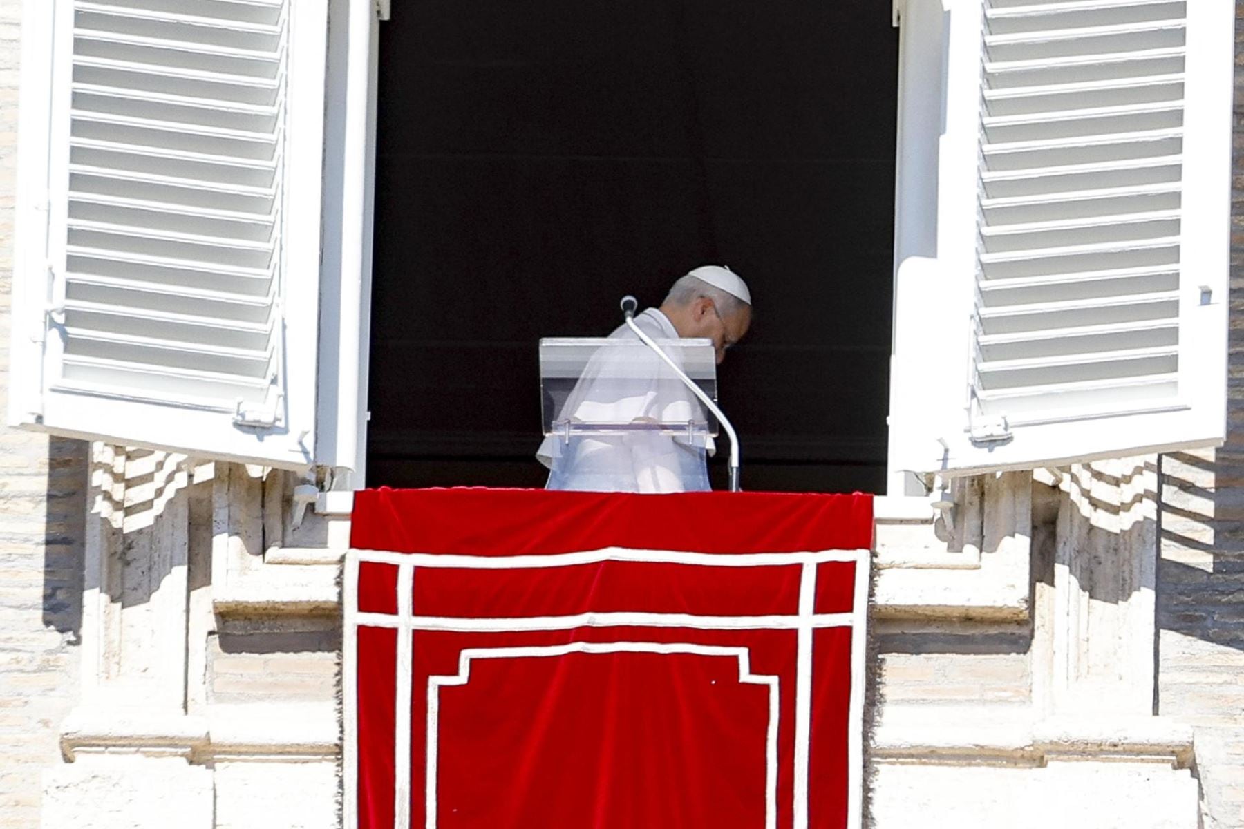 Cirugía al papa León XIV alerta a millones