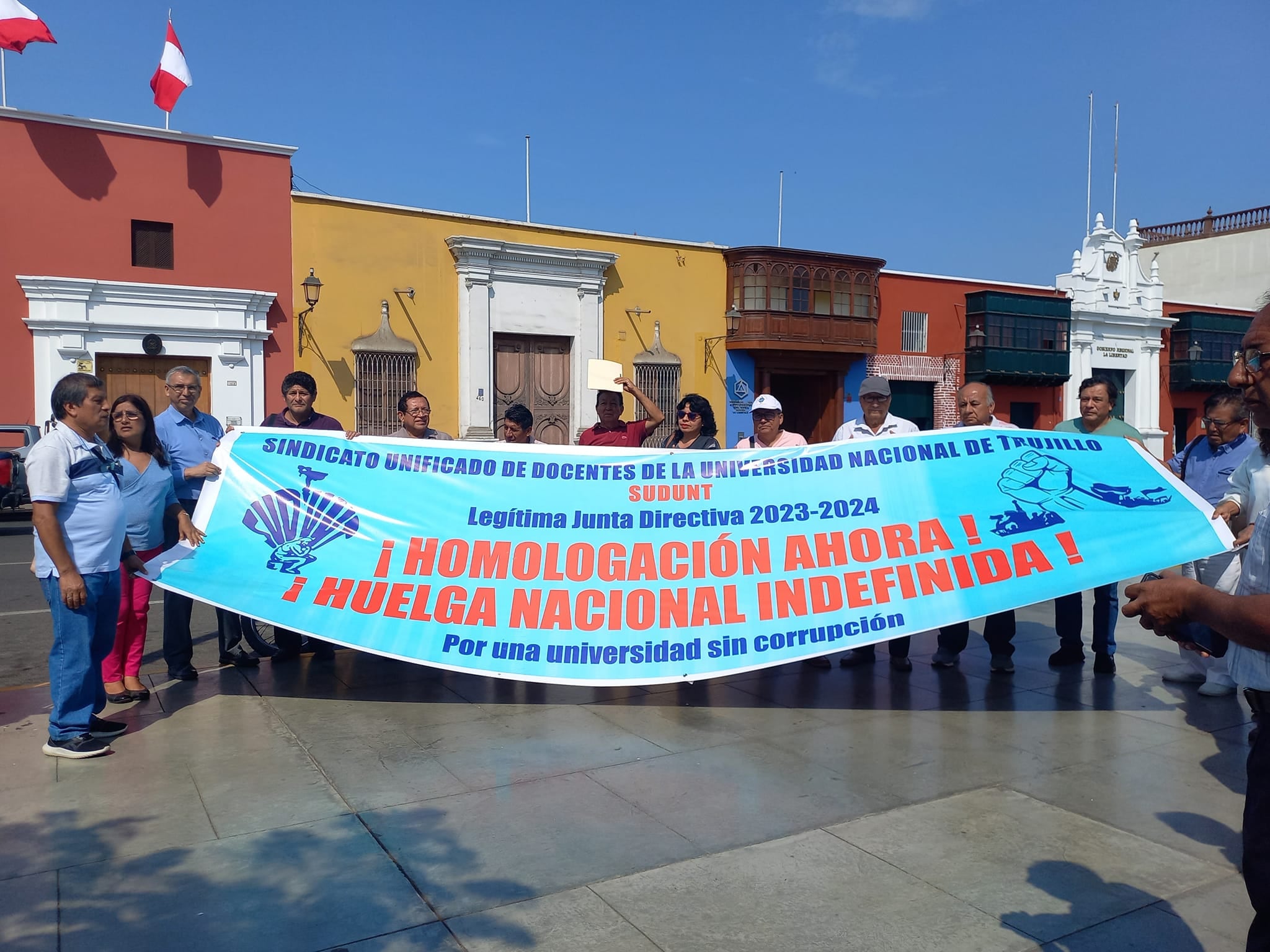 El Congreso debate el presupuesto público 2024 y de eso depende si se aprueba incremento de sueldos para profesores que propuso el MEF. De ser positivo levantarían la medida de lucha.