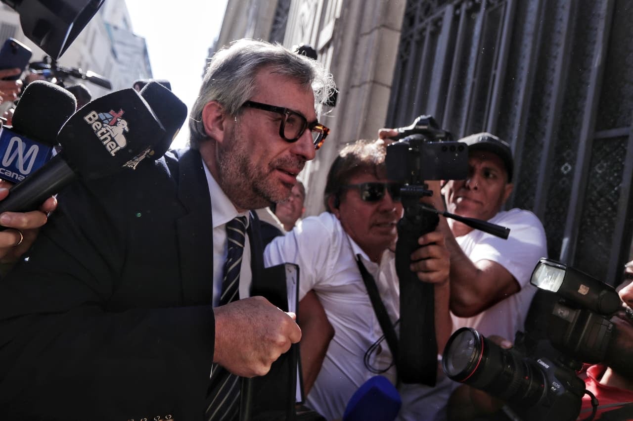 DETENCIÓN A LA VISTA: Corvetto entregó pasaportes a Fiscalía