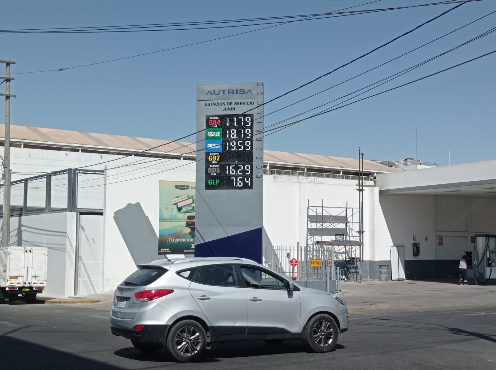 Correo recorrió diferentes distritos para consultar los precios en los grifos de Arequipa. (Foto: GEC)