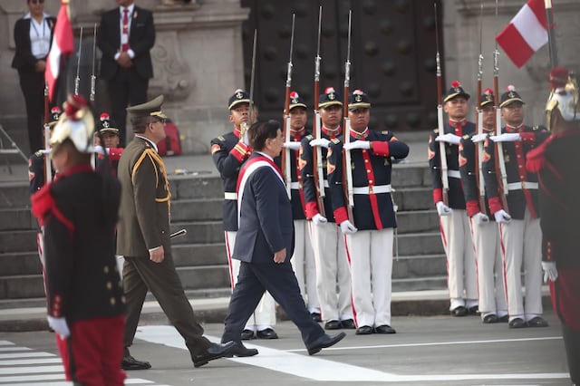 José María Balcázar salió de Palacio de Gobierno rumbo a la Catedral de Lima para participar en la misa y tedeum por Fiestas Patrias.