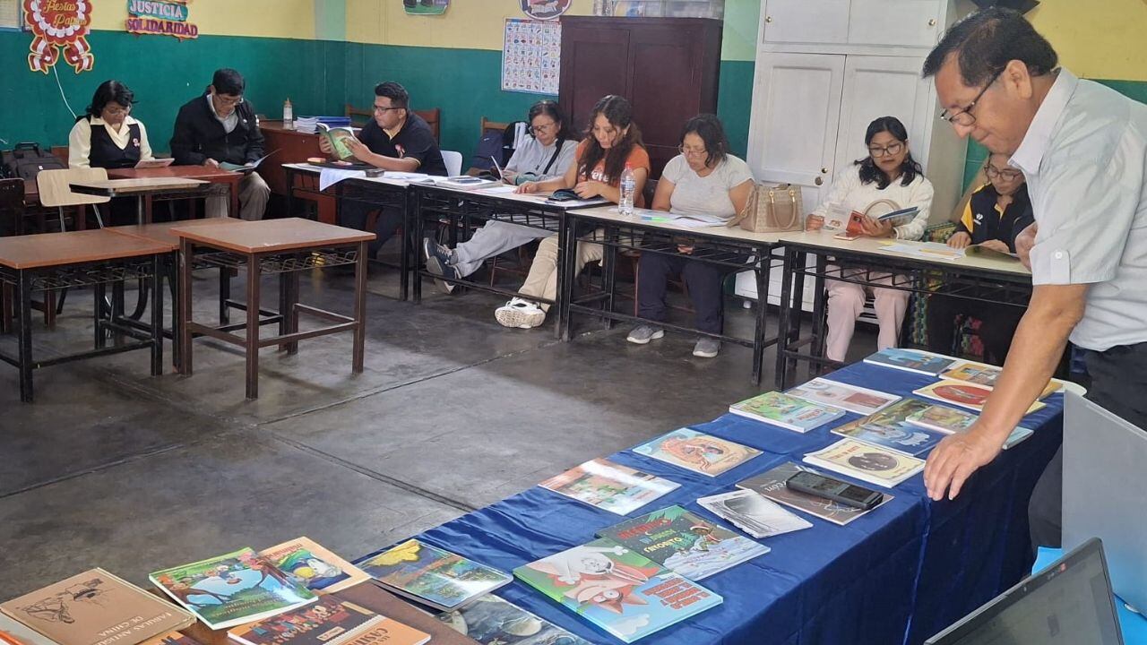 En la I.E. Salaverry, la lectura empieza a servirse como un buffet. Gracias a ello, docentes y estudiantes descubren que esta también puede tener un sabor propio y vivirse con libertad.
