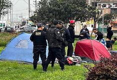 Trujillo: Desalojan a 18 extranjeros que dormían en carpas en el óvalo La Marina