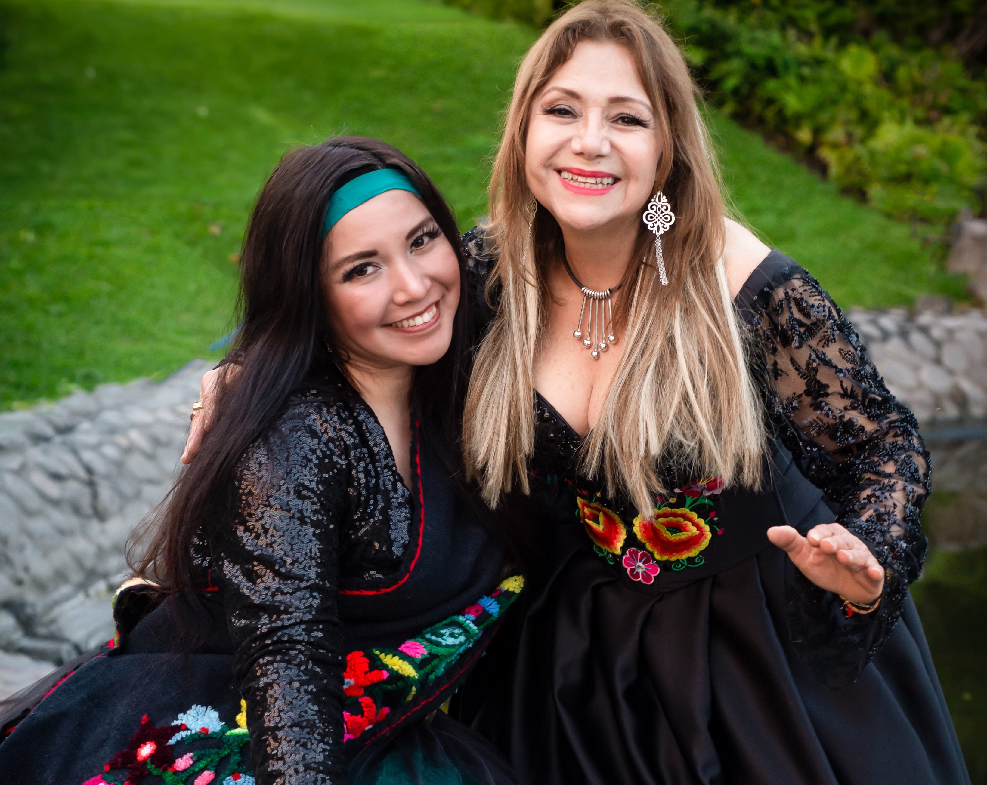 Cantautora cajamarquina Carmen Martos y la soprano Hatun Killa interpretan el tema "Madre".