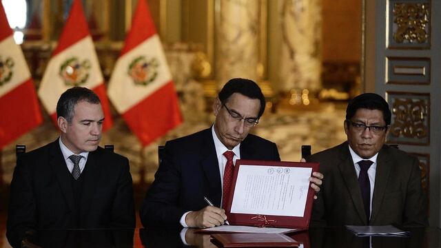 Presidente Martín Vizcarra promulgó leyes de reforma política (FOTOS y VIDEO)