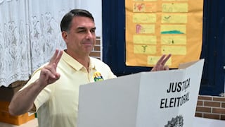 Flávio Bolsonaro lidera conteo en Brasil con ventaja sobre Lula en primera vuelta